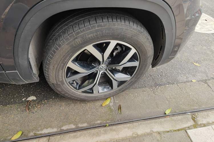 Used Volkswagen Teramont 2020 380TSI Four-Wheel Drive Luxury Version China VI Standard Right Front Wheel Hub