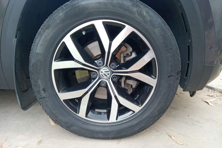 Used Volkswagen Teramont 2020 380TSI Four-Wheel Drive Luxury Version China VI Standard Right Front Wheel Hub