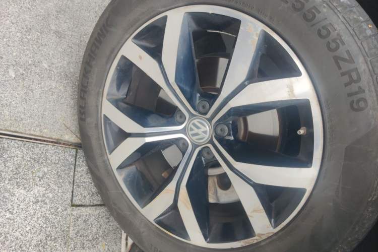 Used Volkswagen Teramont 2020 380TSI Four-Wheel Drive Luxury Version China VI Standard Right Front Wheel Hub
