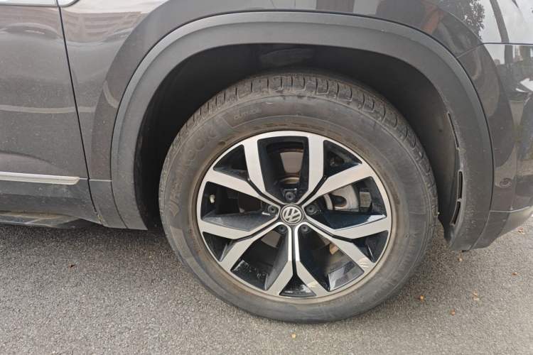 Used Volkswagen Teramont 2020 330TSI Two-Wheel-Drive Luxury Edition China VI Standard Right Front Wheel Hub