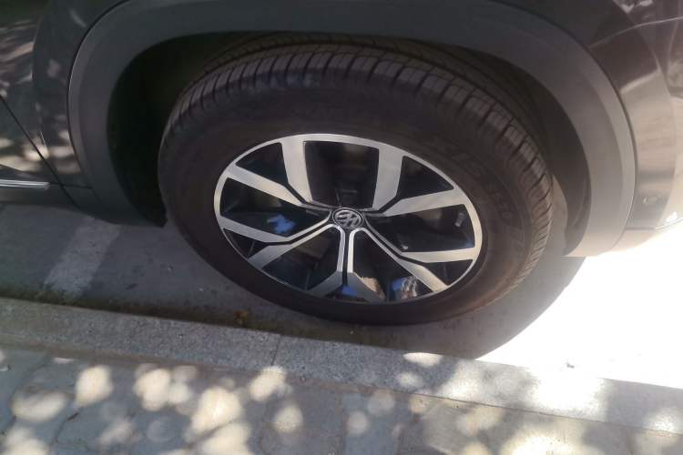 Used Volkswagen Teramont 2020 380TSI Four-Wheel Drive Luxury Version China VI Standard Right Front Wheel Hub