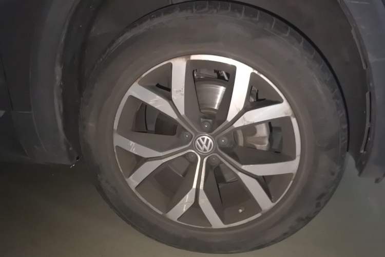 Used Volkswagen Teramont 2020 330TSI Two-Wheel-Drive Luxury Edition China VI Standard Right Front Wheel Hub