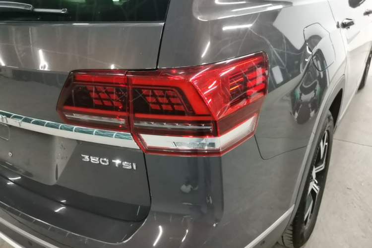 Used Volkswagen Teramont 2020 380TSI Four-Wheel Drive Luxury Version China VI Standard Right Rear Taillight