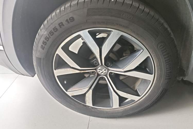 Used Volkswagen Teramont 2020 380TSI Four-Wheel Drive Luxury Version China VI Standard Right Rear Wheel Hub