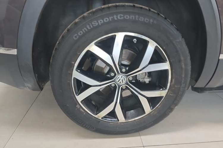 Used Volkswagen Teramont 2020 380TSI Four-Wheel Drive Luxury Version China VI Standard Right Rear Wheel Hub
