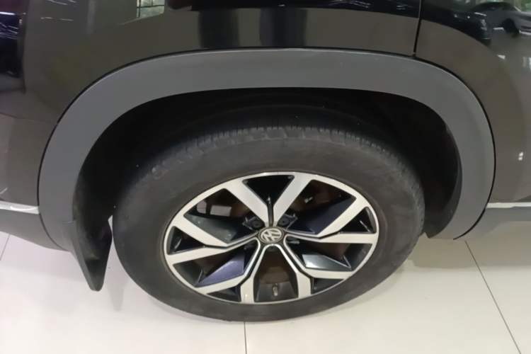 Used Volkswagen Teramont 2020 380TSI Four-Wheel Drive Luxury Version China VI Standard Right Rear Wheel Hub