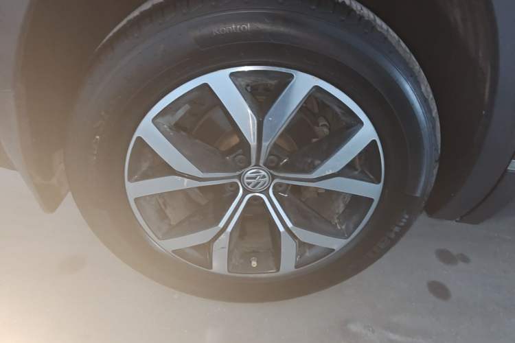 Used Volkswagen Teramont 2020 380TSI Four-Wheel Drive Luxury Version China VI Standard Right Rear Wheel Hub