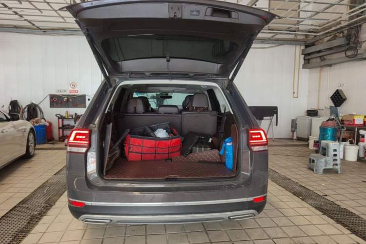 Used Volkswagen Teramont 2020 Revised Version 380TSI Four-Wheel Drive Luxury Edition Trunk