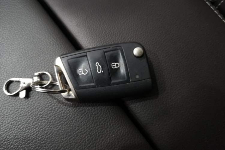 Used Volkswagen Teramont 2020 330TSI Two-Wheel-Drive Luxury Edition China VI Standard Vehicle Key