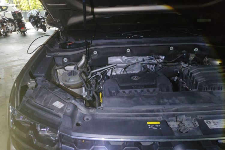 Used Volkswagen Teramont 2020 330TSI Two-Wheel-Drive Luxury Edition China VI Standard Engine Bay Right