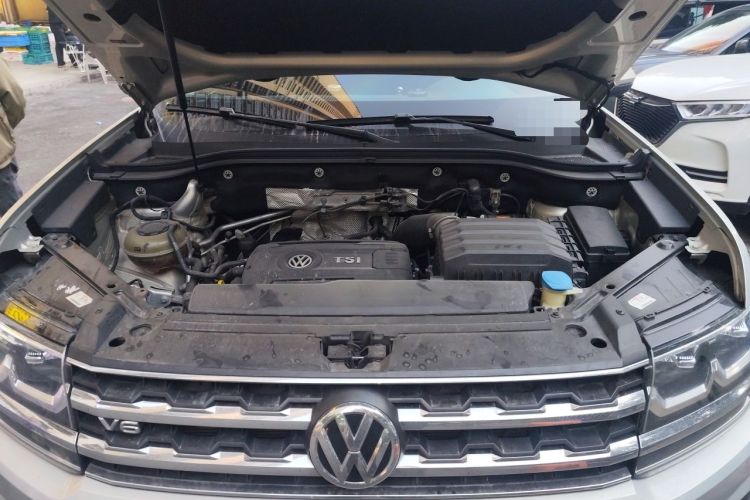 Used Volkswagen Teramont 2020 Revised Version 380TSI Four-Wheel Drive Luxury Edition Engine Bay