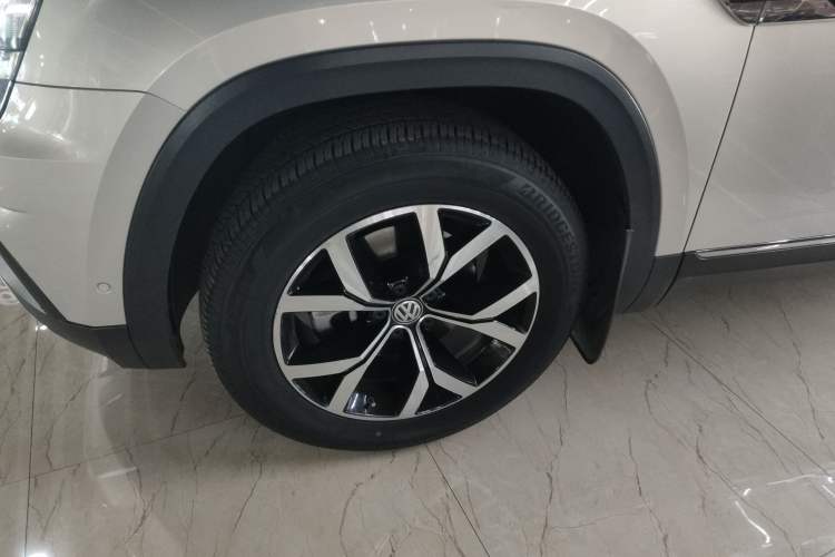 Used Volkswagen Teramont 2020 380TSI Four-Wheel Drive Luxury Version China VI Standard Left Front Wheel Hub
