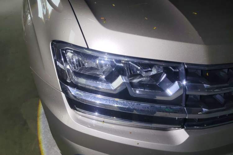 Used Volkswagen Teramont 2020 330TSI Two-Wheel-Drive Luxury Edition China VI Standard Right Front Headlight