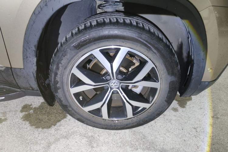 Used Volkswagen Teramont 2020 330TSI Two-Wheel-Drive Luxury Edition China VI Standard Right Front Wheel Hub