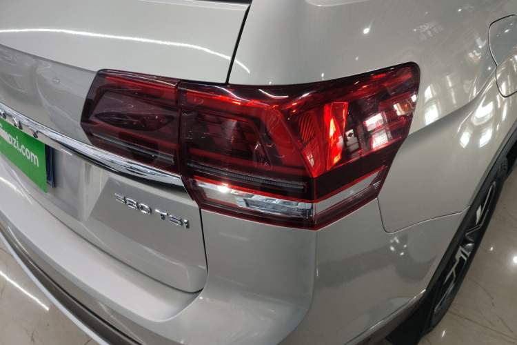 Used Volkswagen Teramont 2020 380TSI Four-Wheel Drive Luxury Version China VI Standard Right Rear Taillight