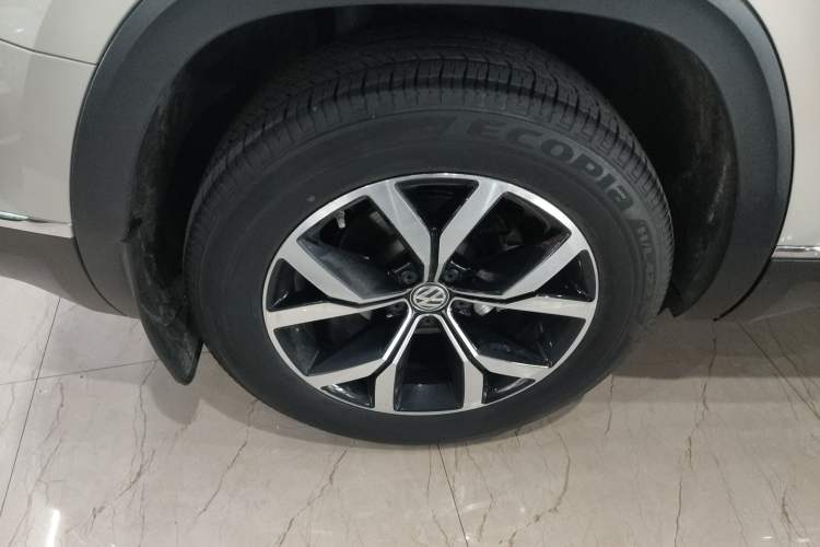 Used Volkswagen Teramont 2020 380TSI Four-Wheel Drive Luxury Version China VI Standard Right Rear Wheel Hub