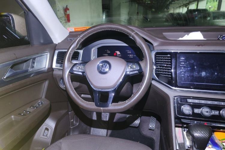 Used Volkswagen Teramont 2020 330TSI Two-Wheel-Drive Luxury Edition China VI Standard Steering Wheel
