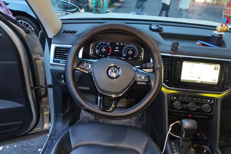 Used Volkswagen Teramont 2020 Revised Version 380TSI Four-Wheel Drive Luxury Edition Steering Wheel