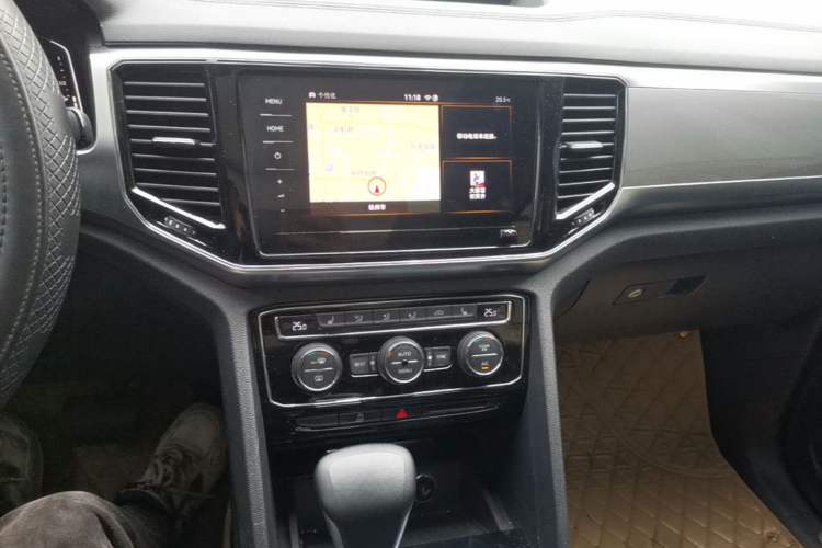 Used Volkswagen Teramont 2020 Revised Version 380TSI Four-Wheel Drive Luxury Edition Audio And AC Panel
