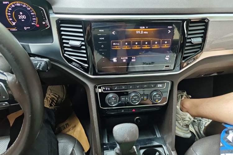 Used Volkswagen Teramont 2020 330TSI Two-Wheel-Drive Luxury Edition China VI Standard Audio And AC Panel