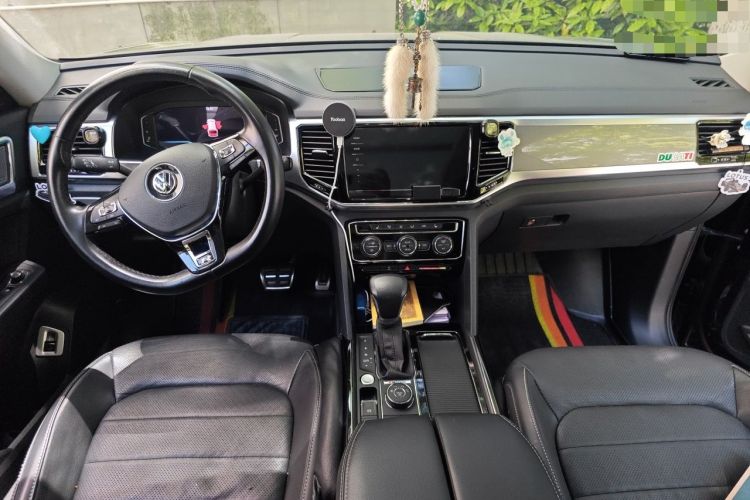 Used Volkswagen Teramont 2020 Revised Version 380TSI Four-Wheel Drive Luxury Edition Center Console