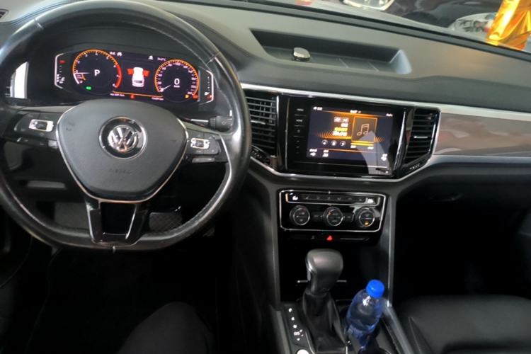 Used Volkswagen Teramont 2020 530 V6 Four-Wheel Drive Luxury Version China VI Standard Center Console