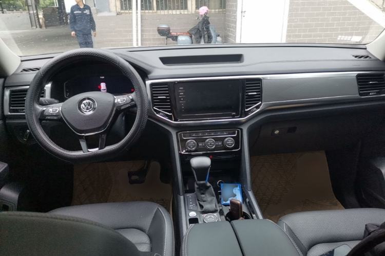 Used Volkswagen Teramont 2020 Revised Version 380TSI Four-Wheel Drive Luxury Edition Center Console