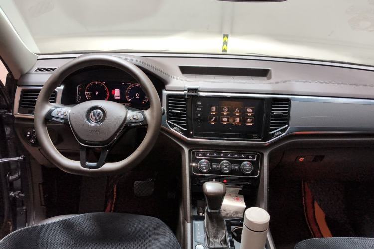 Used Volkswagen Teramont 2020 380TSI Four-Wheel Drive Luxury Version China VI Standard Center Console
