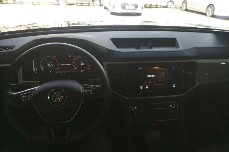Used Volkswagen Teramont 2020 530 V6 Four-Wheel Drive Luxury Version China VI Standard Center Console