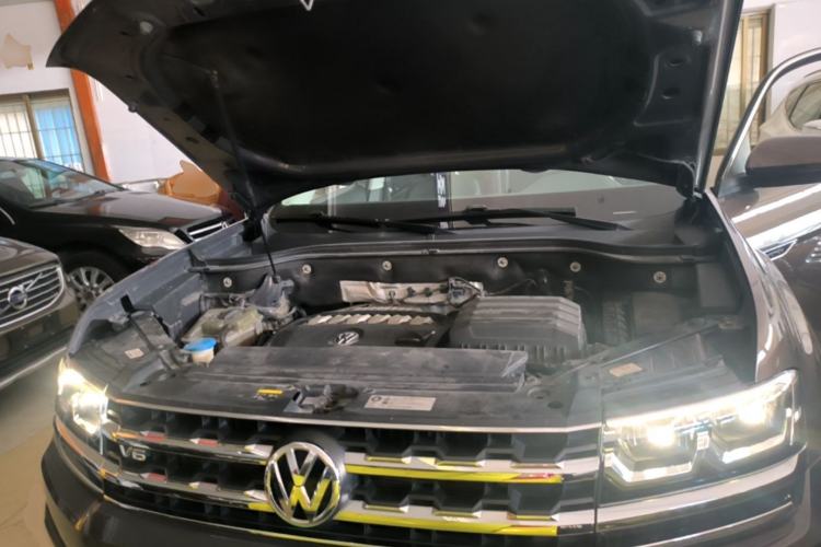 Used Volkswagen Teramont 2020 530 V6 Four-Wheel Drive Luxury Version China VI Standard Engine Bay