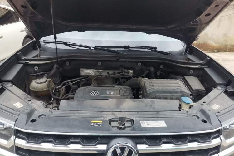Used Volkswagen Teramont 2020 Revised Version 380TSI Four-Wheel Drive Luxury Edition Engine Bay