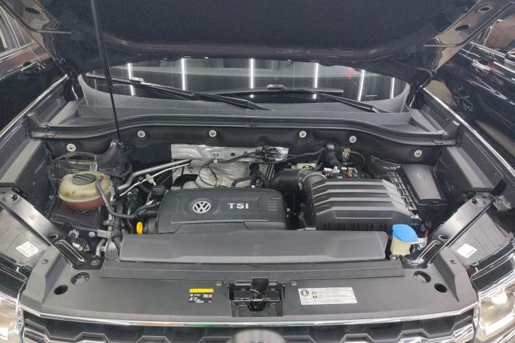 Used Volkswagen Teramont 2020 380TSI Four-Wheel Drive Luxury Version China VI Standard Engine Bay