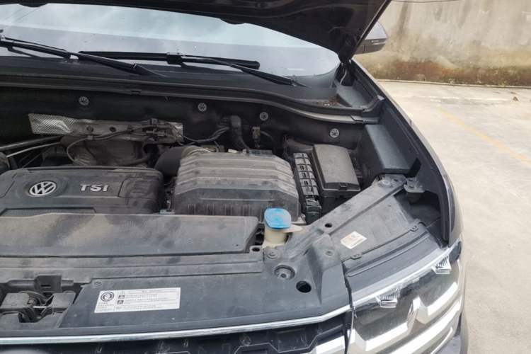 Used Volkswagen Teramont 2020 Revised Version 380TSI Four-Wheel Drive Luxury Edition Engine Bay Left