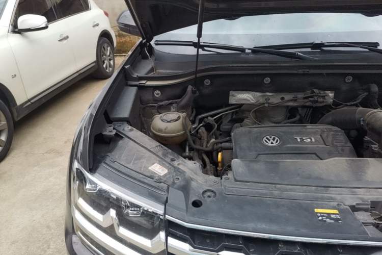 Used Volkswagen Teramont 2020 Revised Version 380TSI Four-Wheel Drive Luxury Edition Engine Bay Right