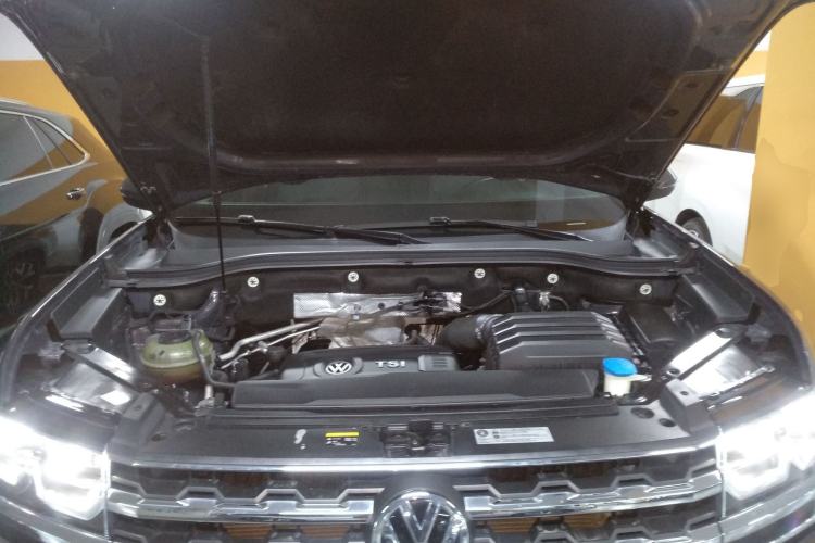 Used Volkswagen Teramont 2020 Revised Version 380TSI Four-Wheel Drive Luxury Edition Engine Bay