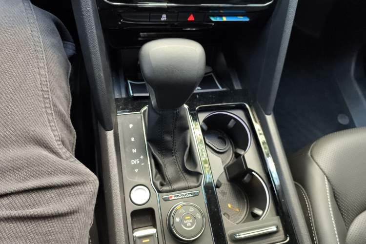 Used Volkswagen Teramont 2020 Revised Version 380TSI Four-Wheel Drive Luxury Edition Gear Lever