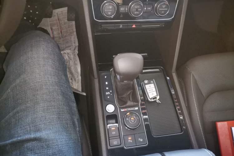 Used Volkswagen Teramont 2020 530 V6 Four-Wheel Drive Luxury Version China VI Standard Gear Lever