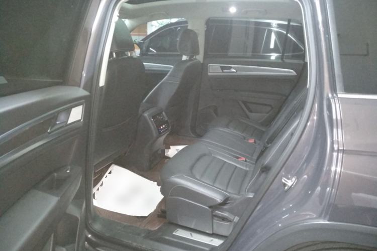 Used Volkswagen Teramont 2020 Revised Version 380TSI Four-Wheel Drive Luxury Edition Left Rear Seat
