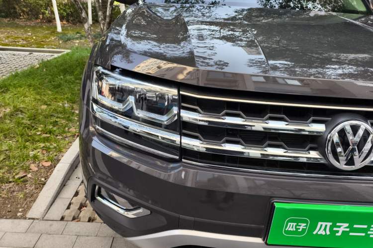 Used Volkswagen Teramont 2020 Revised Version 380TSI Four-Wheel Drive Luxury Edition Right Front Headlight