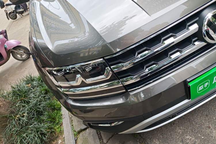 Used Volkswagen Teramont 2020 330TSI Two-Wheel-Drive Luxury Edition China VI Standard Right Front Headlight