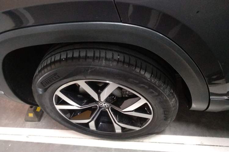 Used Volkswagen Teramont 2020 Revised Version 380TSI Four-Wheel Drive Luxury Edition Right Rear Wheel Hub