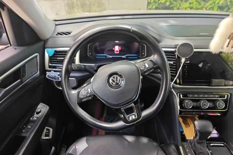 Used Volkswagen Teramont 2020 Revised Version 380TSI Four-Wheel Drive Luxury Edition Steering Wheel