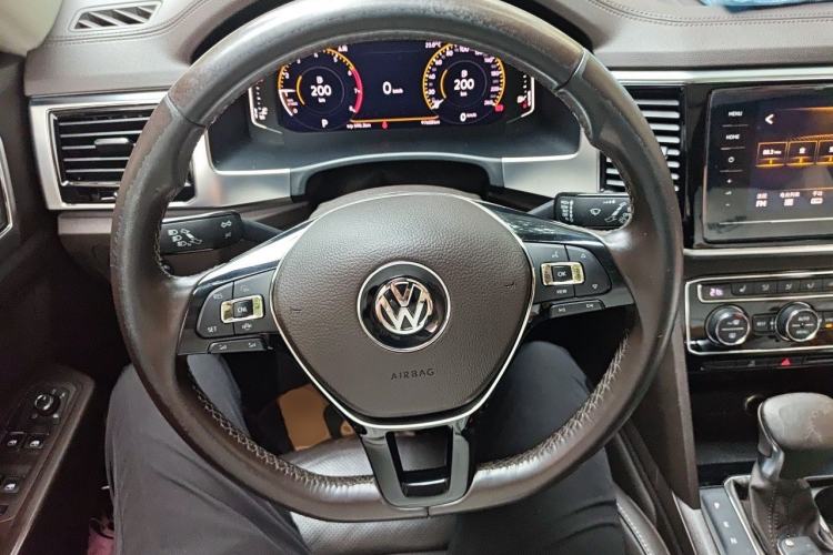 Used Volkswagen Teramont 2020 330TSI Two-Wheel-Drive Luxury Edition China VI Standard Steering Wheel