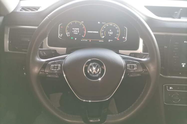 Used Volkswagen Teramont 2020 530 V6 Four-Wheel Drive Luxury Version China VI Standard Steering Wheel