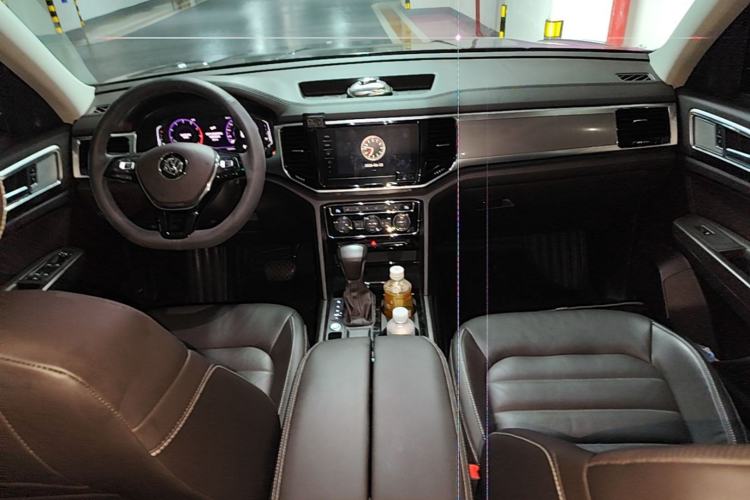 Used Volkswagen Teramont 2020 Revised Version 330TSI Two-Wheel Drive Luxury Edition Center Console