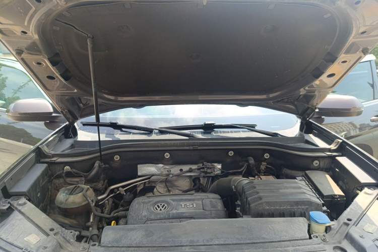 Used Volkswagen Teramont 2020 380TSI Four-Wheel Drive Luxury Version China VI Standard Engine Bay