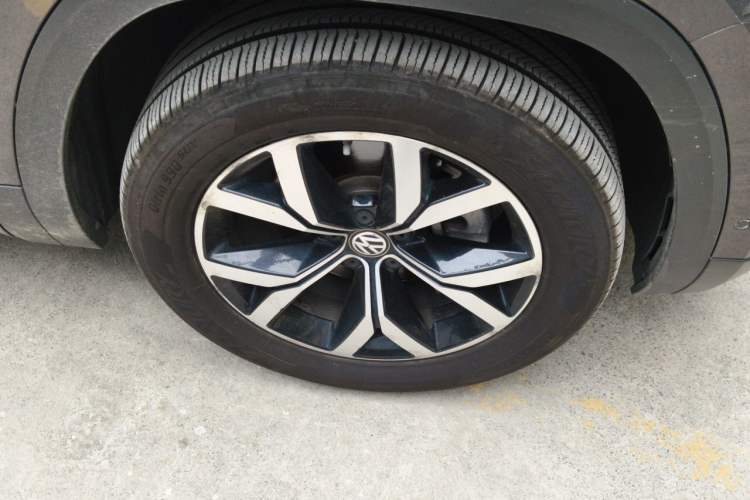 Used Volkswagen Teramont 2020 380TSI Four-Wheel Drive Luxury Version China VI Standard Right Front Wheel Hub