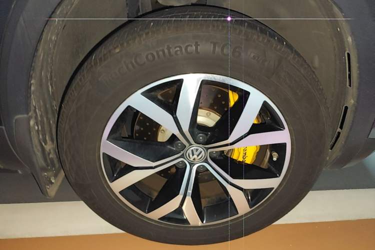 Used Volkswagen Teramont 2020 Revised Version 330TSI Two-Wheel Drive Luxury Edition Right Front Wheel Hub