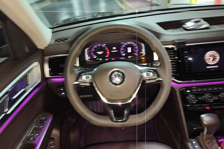 Used Volkswagen Teramont 2020 Revised Version 330TSI Two-Wheel Drive Luxury Edition Steering Wheel