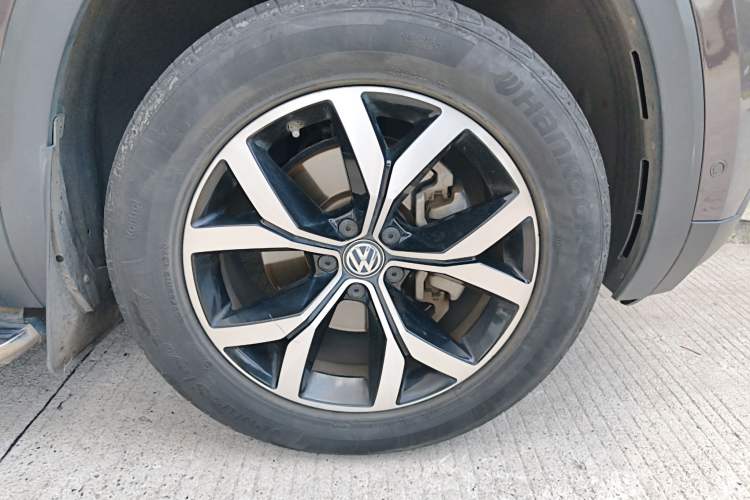 Used Volkswagen Teramont 2020 380TSI Four-Wheel Drive Luxury Version China VI Standard Right Front Wheel Hub